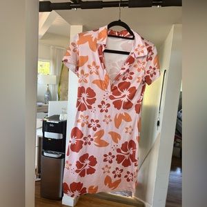 Adorable Hawaiian print dress